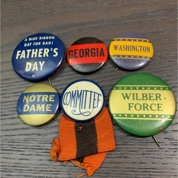 Vintage College Pin Lot Norte Dame Washington Georgia WilberForce Committee NCAA - Picture 1 of 6